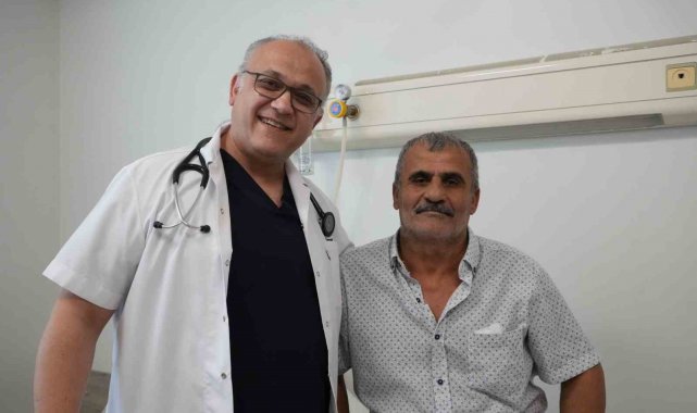 Antalya'da kalplere 'minimal' dokunuş: "Göğüs kafesindeki kemikler kesilmeden bypass"