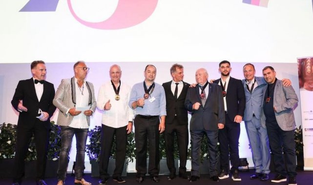 Antrenör Bülent Başer en iyiler arasında gösterildi