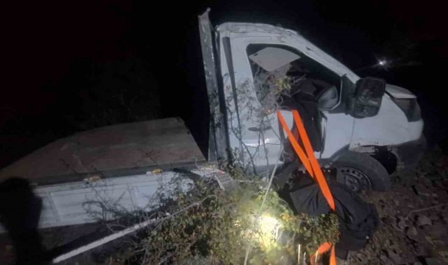 Artvin'de kamyonet uçuruma yuvarlandı: 2 ölü, 2 yaralı
