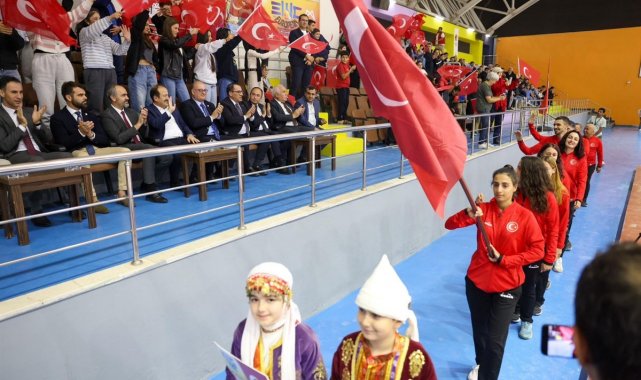 Avrupa Kadınlar Volo Şampiyonası, Mersin'de başladı