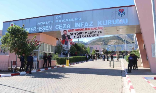 Bakan Tunç, Seydikemer'de cami, eğitim merkezi ve kütüphane açılışlarını gerçekleştirdi