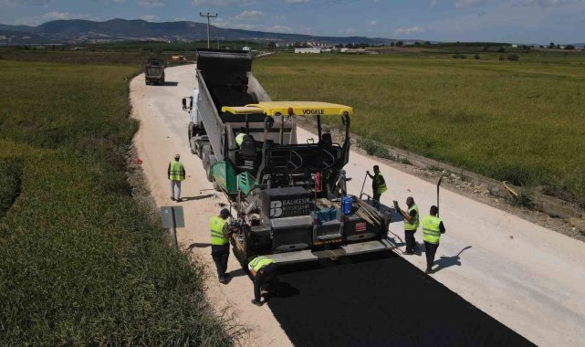 Balıkesir'de yolu olmayan yer kalmayacak