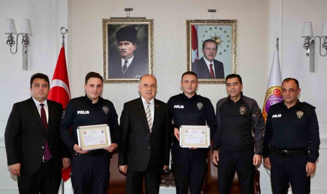 Başarılı polisler ödüllendirildi