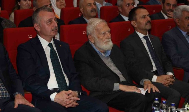 Başkan Büyükakın: "Dünya yeniden felsefeye, hiç olmadığı kadar vicdanların sesini duymaya muhtaç"
