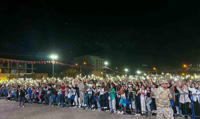 Batman'da festival on binlerin katıldığı konserle sona erdi