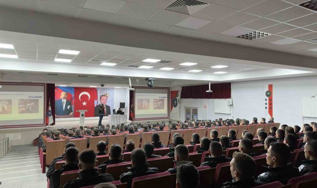 Bayburt Emniyeti uyuşturucuyla mücadele konularında eğitimler vererek vatandaşı bilgilendiriyor