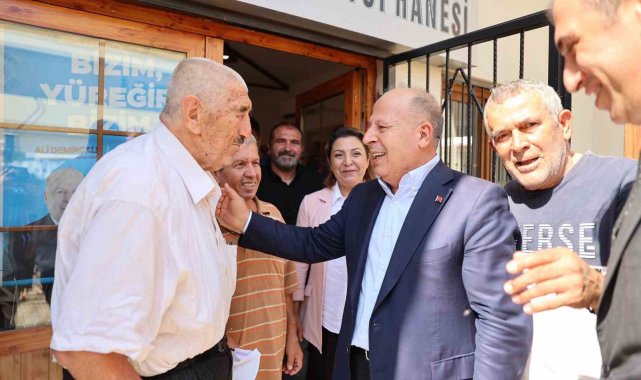 Belediye başkanı ve kaymakam yaşlılarla bir araya geldi