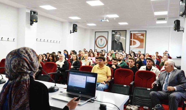 Bilecik'te 'Hastanelerde Eczacılık Hizmetleri' semineri düzenlendi