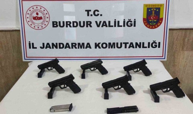 Burdur'da uyuşturucu ve kaçakçılık operasyonu: 3 şüpheli tutuklandı