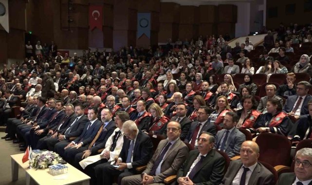 BUÜ'de yeni dönemin ilk dersini TRT Genel Müdürü Sobacı verdi