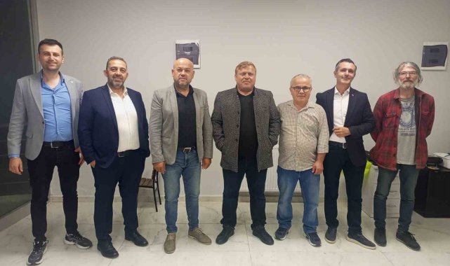 Çaycumalı tiyatrocular tiyatro çatısı altında resmileşti