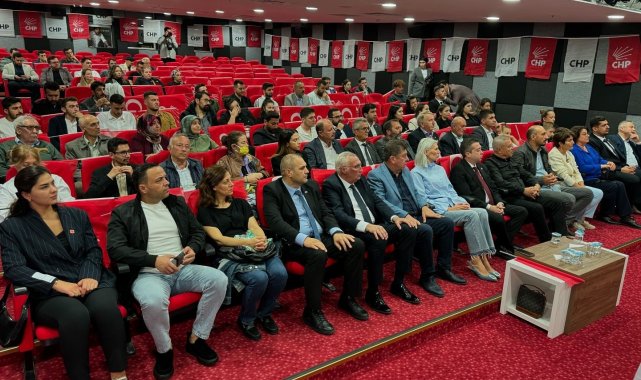 CHP'nin kongresinde koltuklar boş kaldı