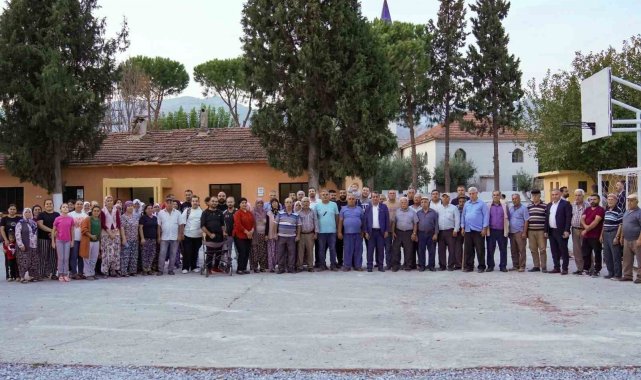Çocukların yüzü Başkan Yetişkin ile güldü