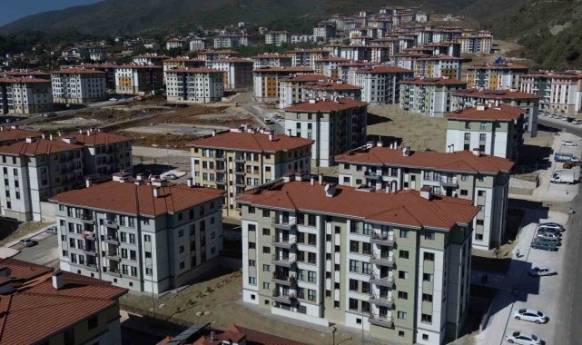 Depremin yaralarının sarıldığı Hatay'da yıl sonuna kadar 44 bin 227 konut ve iş yerinin teslimi planlanıyor