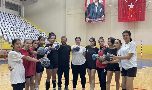 Depremzede kızların hedefi 1. Lige yükselip şehrin umudu olmak