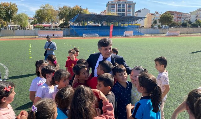 Dereceye giren sporculara ödülleri verildi