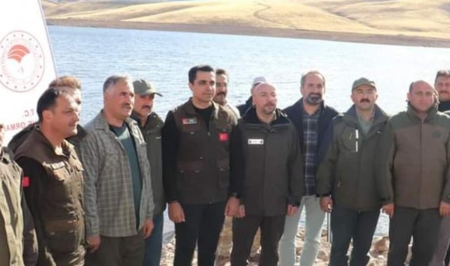 Divriği'de göletlere 10 bin yavru alabalık bırakıldı