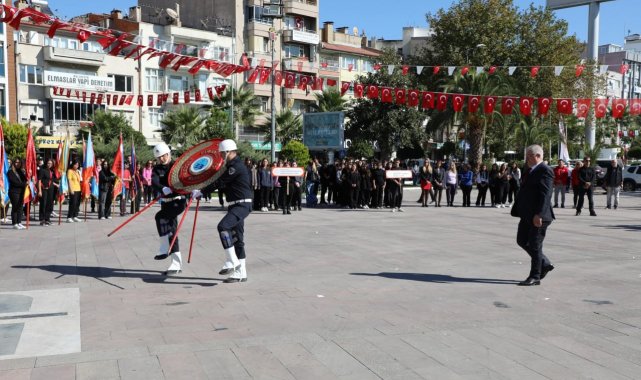 Edremit'te Cumhuriyet'in 101. yılı kutlamaları coşkuyla başladı