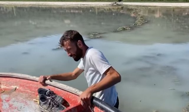Eğirdir Gölü'ne motorlu kayıkla açılan 4 kişi gölün ortasında çamura saplandı