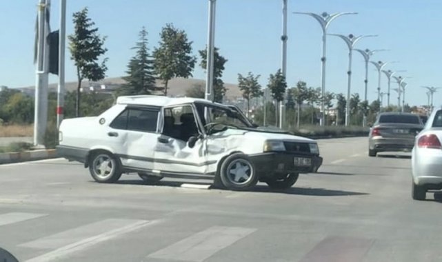 Elazığ'da kamyon ile otomobil çarpıştı: 2 yaralı