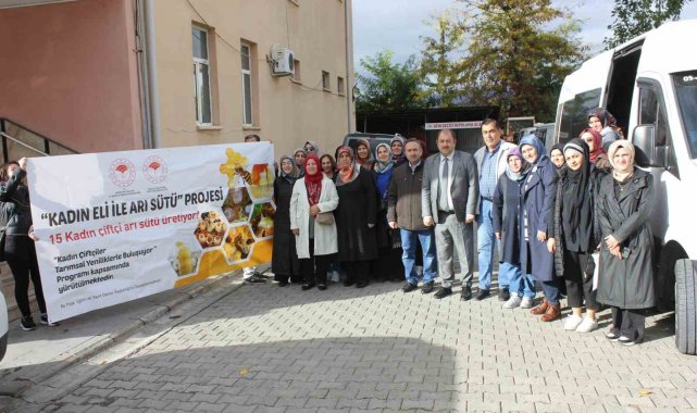 Erzincan 15 arı sütü üreticisini Ordu'ya gönderdi