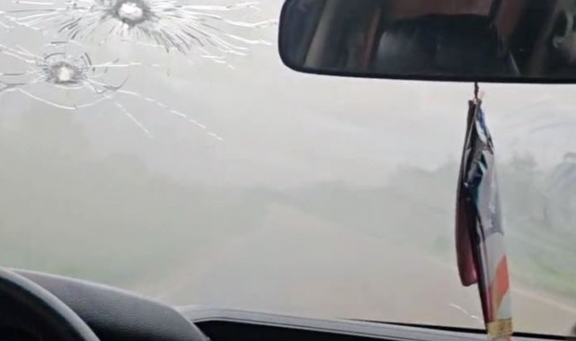Eski Bolivya Devlet Başkanı Morales'in aracı kurşunlandı