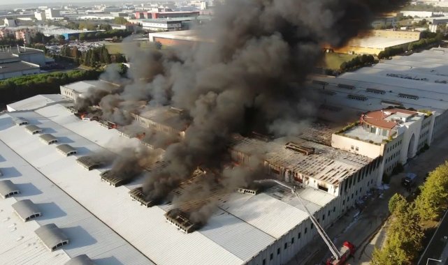Fabrika yangını havadan görüntülendi: 2 fabrika çalışanı hastanelik oldu