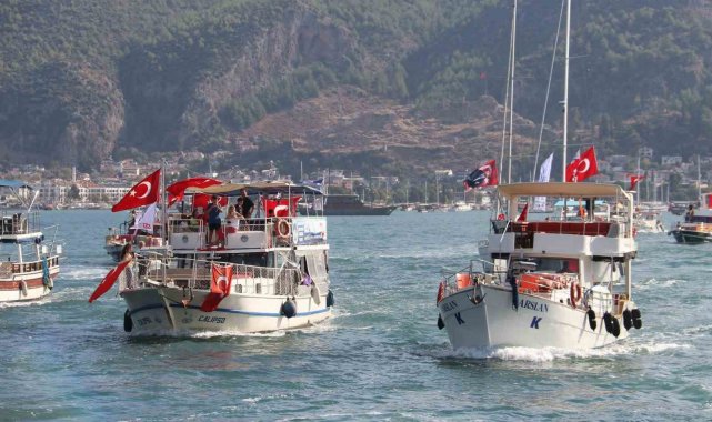 Fethiye'de Cumhuriyet coşkusu denizde de yaşandı