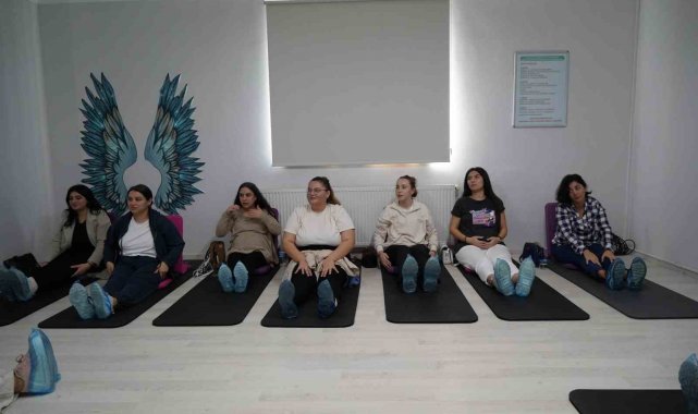Gebe okuluna giden annelerden 'normal doğum' çağrısı