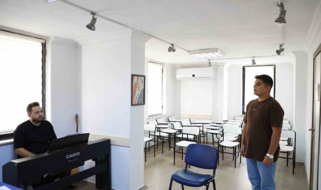 Geleceğin sanatçıları Aydın Büyükşehir Belediyesi Konservatuvarı'nda yetişiyor