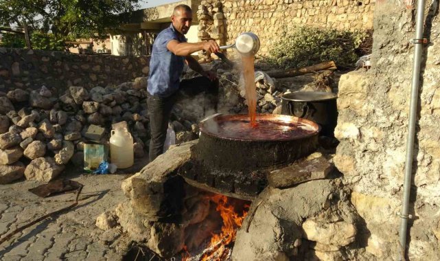 Gercüş'te organik pekmez yapımı başladı