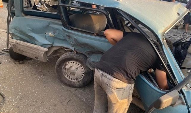 Hatay'da 3 otomobilin karıştığı kazada 5 kişi yaralandı