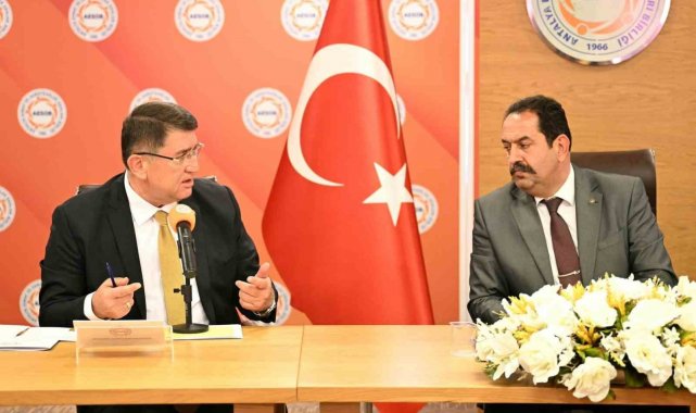 İl Emniyet Müdürü Arslan: "Esnaf ve sanatkarlarımızın, tüm sivil toplum kuruluşlarımızın varlığının diri olmasını, hareketli ve işlevsel olmasını önemseyen bir teşkilatız"