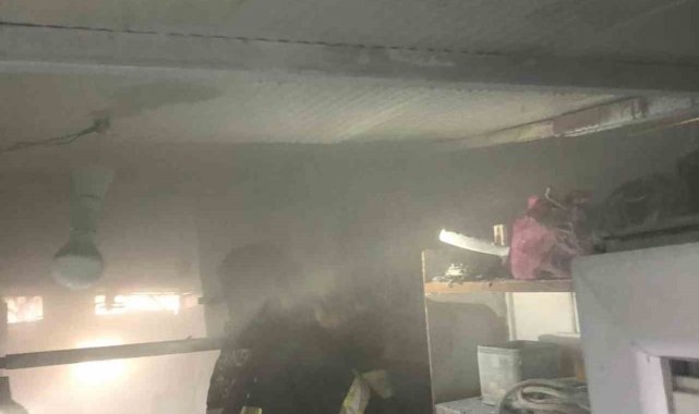 İskenderun'da konteyner yangını