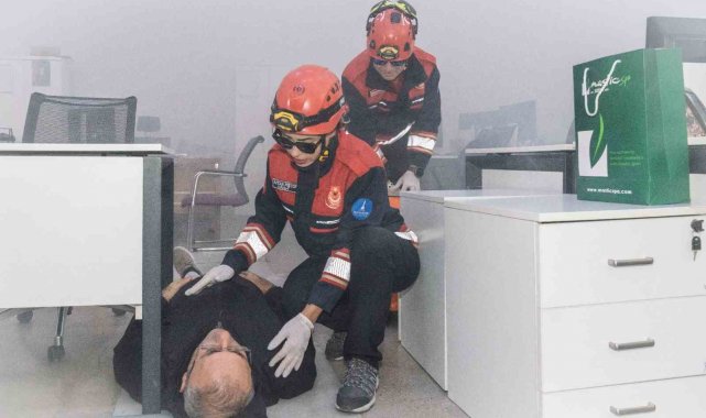 İzmir Büyükşehir Belediyesinde yangın tatbikatı