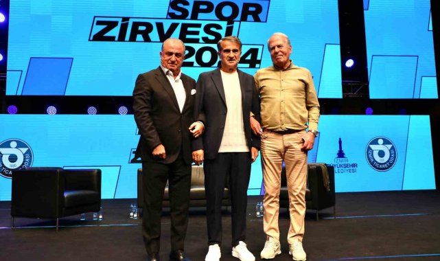 İzmir Spor Zirvesi'nde 'Efsanelerle Futbol' oturumu gerçekleştirildi