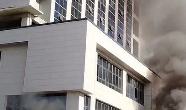 Kahramanmaraş'ta hastane inşaatında korkutan yangın