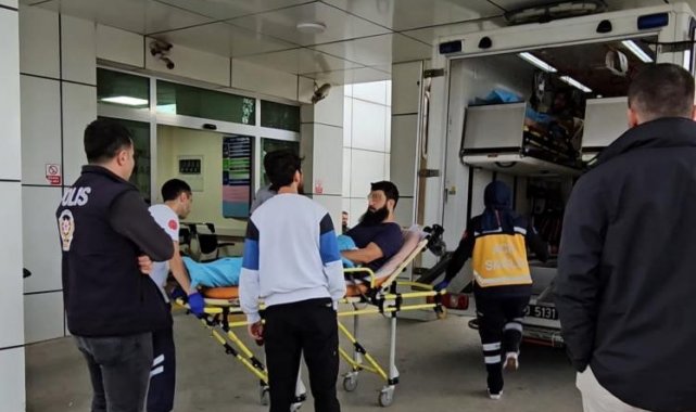 Kavgayı ayırmak isterken kendisine saldıran 4 kişiyi silahla vurdu