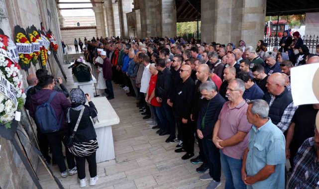 Kazada ölen doktor Edirne'de defnedildi