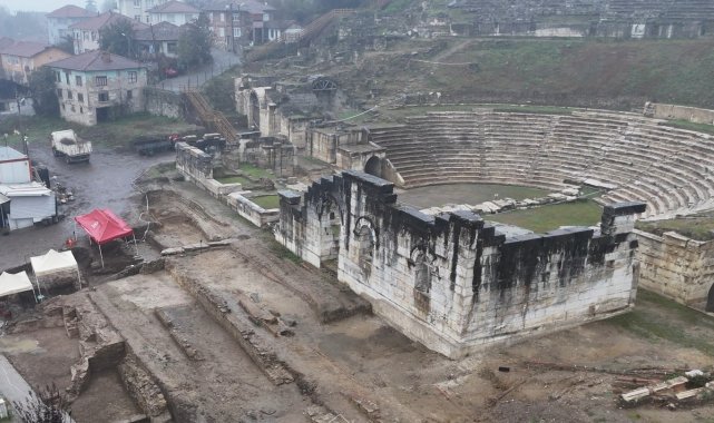 Kazdıkça tarih fışkırıyor