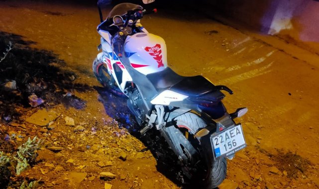 Keşan'da devrilen motosiklette 2 kişi yaralandı