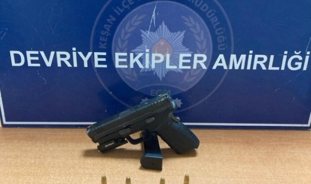 Keşan'da polisin durdurduğu şüpheliden tabanca ele geçirildi