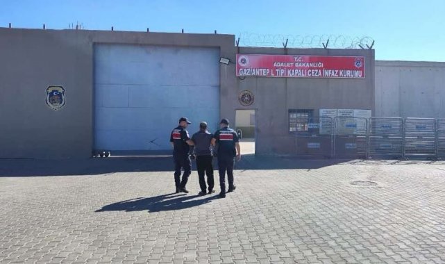 Kesinleşmiş 30 yıl cezası bulunan uyuşturucu taciri yakalandı
