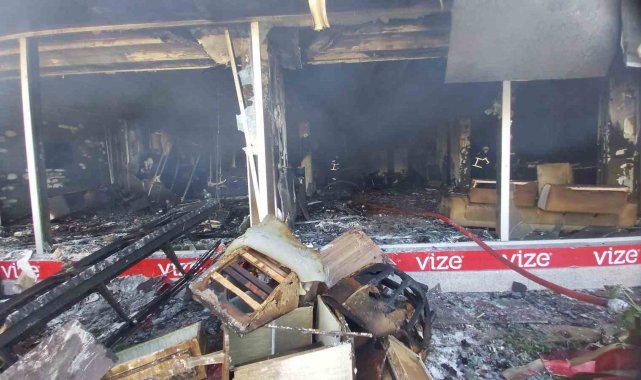 Kırklareli'nde mobilya mağazasında çıkan yangın kontrol altına alındı