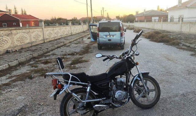 Konya'da hafif ticari araçla motosiklet çarpıştı: 1 yaralı