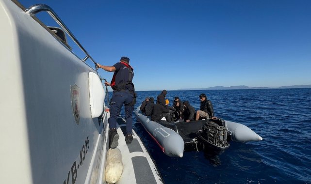 Kuşadası'nda 10 düzensiz göçmen kurtarıldı