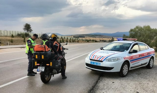 Kütahya'da Jandarma Trafik Timlerinden motosiklet ve motorlu bisiklet denetimi