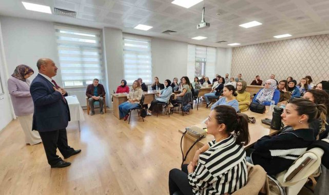 Kütahya'da öğretmenlere yönelik STEM Kursu 1. grup eğitimleri başladı