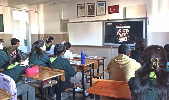 Malatya'da "Dersimiz Cumhuriyete Doğru" filmi öğrencilere gösterildi