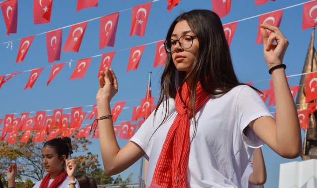 Manisa'da cumhuriyetin 101. yılı kutlamaları başladı